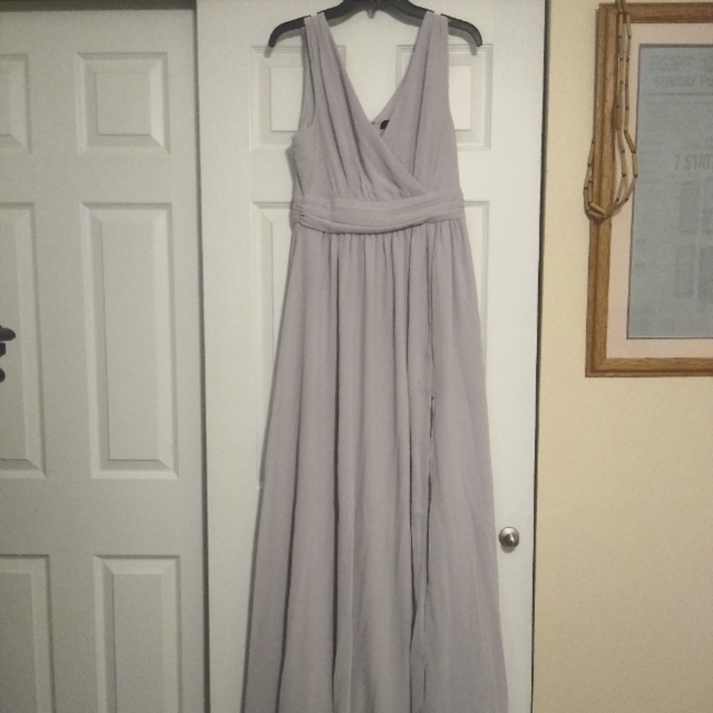 Lulu's Formal Gray Dress With Slit (M)